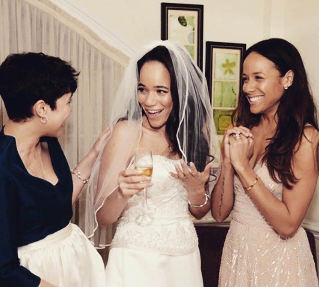 ダニア・ラミレスさんのインスタグラム写真 - (ダニア・ラミレスInstagram)「Love just is... #tbt My sister’s wedding. #sisterlylove」7月17日 3時31分 - daniajramirez