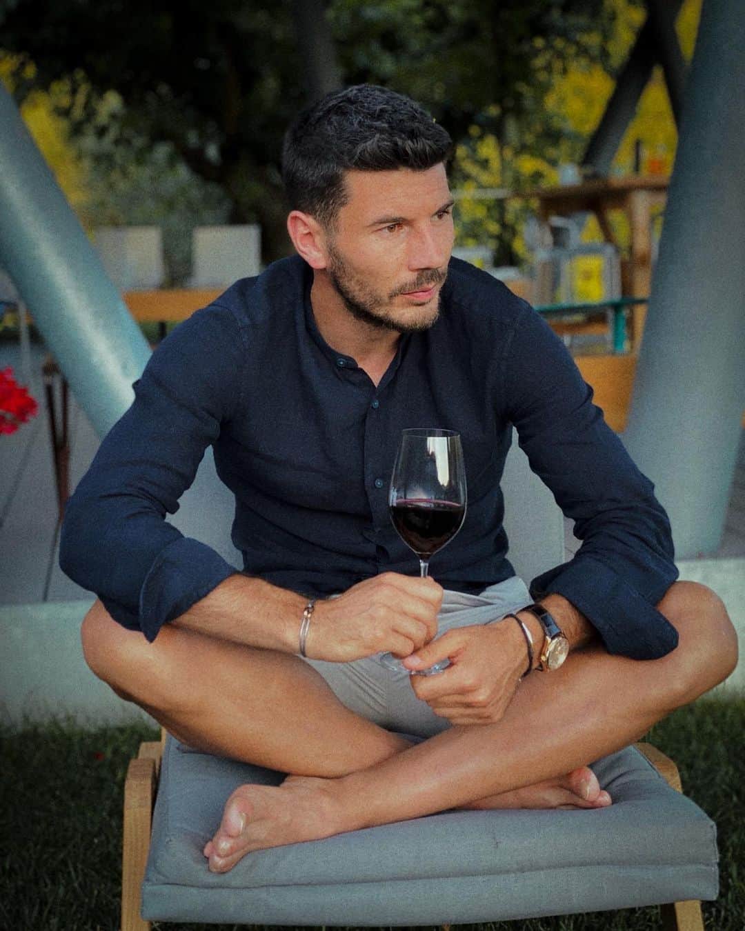 ミロシュ・ヨイッチのインスタグラム：「Vacation mode 🍷🙌🏻」