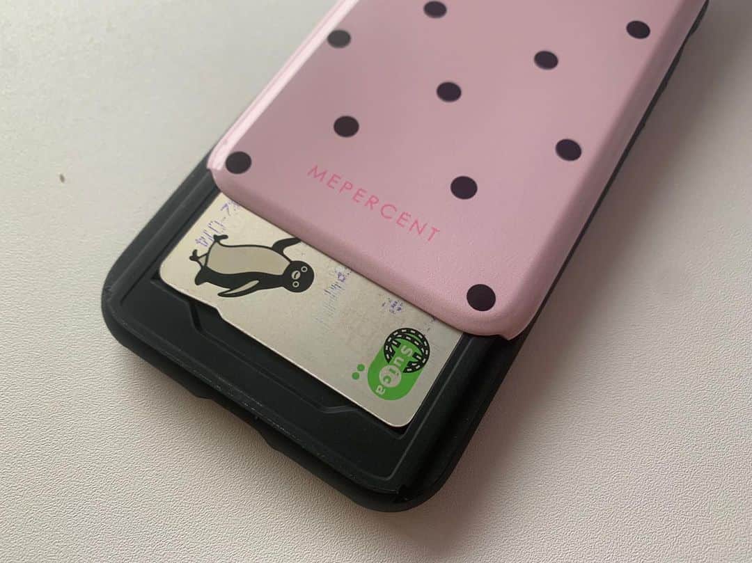 佐々木柚香さんのインスタグラム写真 - (佐々木柚香Instagram)「・ ・ ・ new iPhone case♡♡ me%で買ったよ💕 ピンクに茶色の水玉が可愛いんだけど、実はこれスライドして鏡があったりスイカをしまえるの。。。😭💕 めちゃ便利じゃない！？ リップ塗り直す時とか いちいちファンデーションの鏡 出したりするのめんどいから かなり楽😘😘 おすすめだよーー👶🏻💕 ・ ・ ・ ・ ・ ・  #caseiphone #iphoneケース #ミーパーセント #雑貨 #雑貨屋 #インテリア雑貨 #雑貨好きな人と繋がりたい #雑貨屋さん #雑貨屋巡り #雑貨好き #ファッション #ファッション好きな人と繋がりたい #ファッションコーデ #ファッションモデル #ファッションスナップ #ファッション好き #ファッション部 #韓国ファッション #韓国コスメ #韓国 #韓国好きな人と繋がりたい #おしゃれ #おしゃれさんと繋がりたい #おしゃれ好きな人と繋がりたい #おしゃれ好き #おしゃれ女子 #おしゃれな家 #お洒落 #お洒落さんと繋がりたい #お洒落になりたい」7月17日 4時08分 - yuka_burlesque