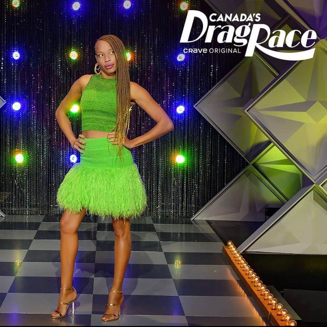 SOPHIA WEBSTERさんのインスタグラム写真 - (SOPHIA WEBSTERInstagram)「@therealstaceymckenzie channeling all good vibes on the set of @canadasdragrace! 💚🤩 Who’s ready and waiting for this weeks new episode?! ✨⁣ ⁣ 👗 @lisawilliamsstyle 🥰 ⁣ #SpottedInSophias #SophiaWebster #DragRace #RuPaul #CanadasDragRace #RuPaulDragRace」7月17日 4時22分 - sophiawebster