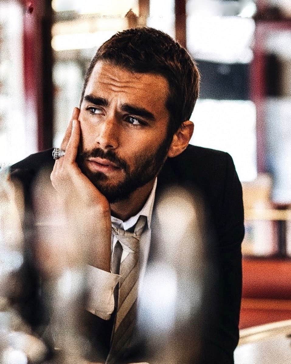 NICOLAS SIMOESのインスタグラム：「Thinking about you... 💭」
