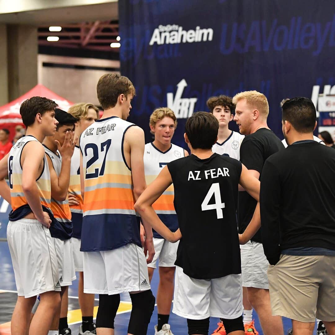 USA Volleyballさんのインスタグラム写真 - (USA VolleyballInstagram)「We’re really, REALLY missing these championship moments! 🥺 Time to start marking your 📆 for next season, the 2021 Boys Junior National Qualifiers are now listed on our website, 🔗 in bio!  #BJNC」7月17日 5時01分 - usavolleyball