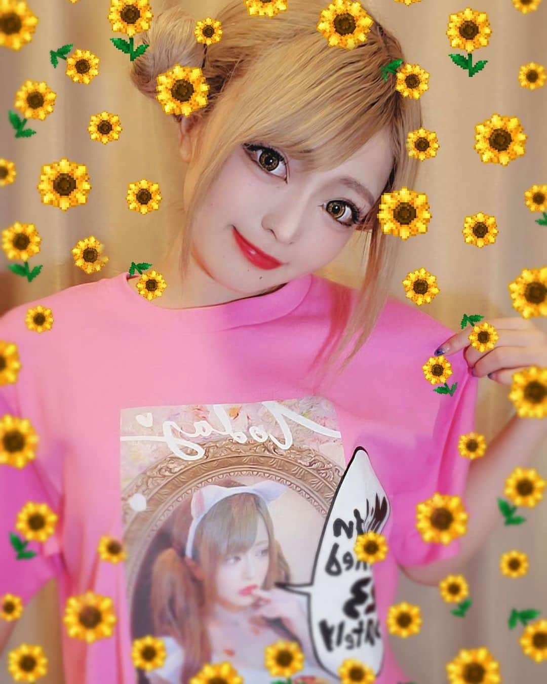 ミランさんのインスタグラム写真 - (ミランInstagram)「お客さんがお誕生日プレゼントでTシャツ作ってくれたの😊💖💖💖 ありがとおおおおおおっっ‼️‼️‼️ 前面はこんなに可愛いのに 右袖に「金目鯛」って書いてあって笑った😂笑 うん、愛だね👏👏👏👏 ・ #バースデー#バースデーTシャツ#original#オリジナルTシャツ#かわいい#cute#きゅんです#オムライス#オムライスlabo#黒髪清楚#金髪ギャル#バーレスク東京#バーレスクヤバイ#お誕生日#お誕生月#夏#水着#ショーガール#眠らない街#六本木#ゴーゴーダンサー#白ギャル#ギャルは正義#性格悪そうな顔面#泣き虫#泣き虫モモンガ#モモンガ大好き#モモンガ#フクロモモンガ#金目鯛」7月17日 14時35分 - milan_partyon