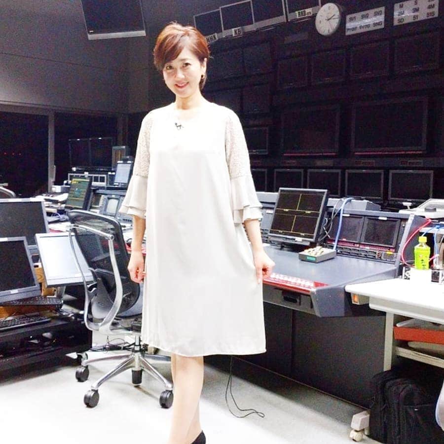 のインスタグラム：「今日の衣装、グレー。  来週火曜日は「土用の丑の日」ですね🤗✨この後の今日感ニュースでは、今年のウナギ事情、お伝えします‼️‼️」