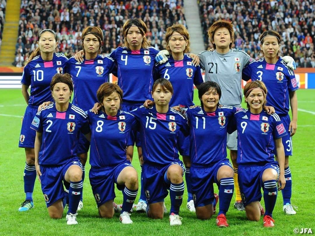 日本サッカー協会さんのインスタグラム写真 - (日本サッカー協会Instagram)「【#OnThisDay】2011.7.17🔙 ・ FIFA女子ワールドカップドイツ2011 決勝 #なでしこジャパン 2-2(PK3-1）アメリカ 📍フランクフルト ⚽#宮間あや #澤穂希 ・ 9年前の今日、#なでしこジャパン がワールドカップ優勝を達成！東日本大震災からの復興を目指す日本へ吉報を届けました！ ・ GK #海堀あゆみ DF #近賀ゆかり #岩清水梓 #鮫島彩 #熊谷紗希 MF #澤穂希 #宮間あや #川澄奈穂美 #阪口夢穂 FW #安藤梢⇒66'#永里優季 #大野忍⇒66'#丸山桂里奈⇒119'#岩渕真奈 ・ #nadeshiko #daihyo #jfa」7月17日 15時19分 - japanfootballassociation