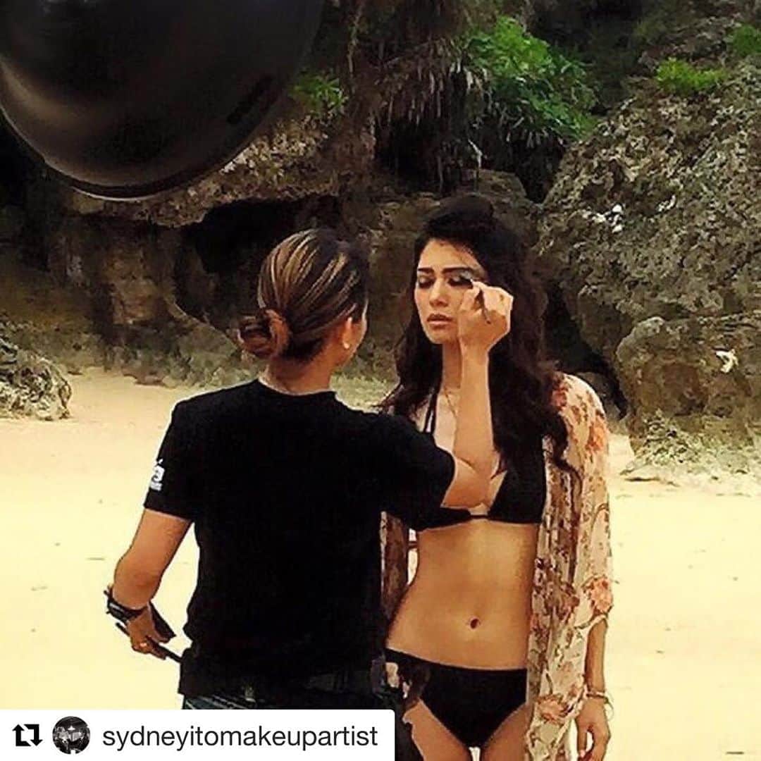 金城優華さんのインスタグラム写真 - (金城優華Instagram)「#Repost @sydneyitomakeupartist with @get_repost @instagram  @instagramforbusiness   ・・・ 5years ago 💗  Glamming up this gorgeous model @yuuka_kinjo_   Slide >>> 📸photography @michael_anthony_museroom   Hair by @harlemharlem  make bye @sydneyitomakeupartist  ・ ・ ・ ・  OMG!!!! How time flies.  #flashbackfriday #sydneyitomakeupartist  #okinawa」7月17日 15時46分 - yuuka_kinjo_