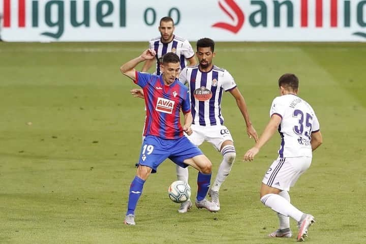 シャルレス・ジアス・ジ・オリベイラのインスタグラム：「+3 para despedir @laliga en Ipurua!!@sdeibar 🔴🔵👏🤙🤜🤛💪😉」