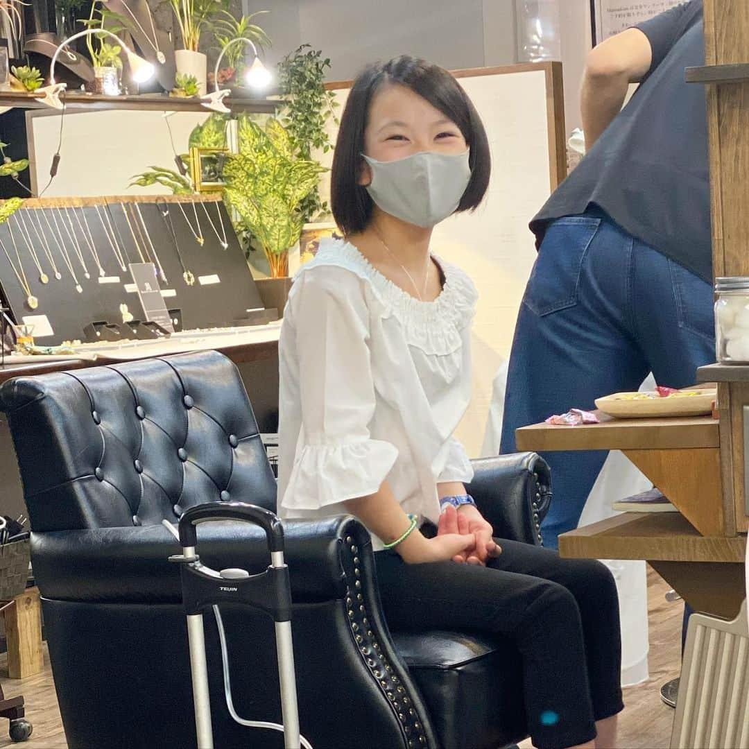 yukiさんのインスタグラム写真 - (yukiInstagram)「おはようございます。﻿ ﻿ 久しぶりすぎる美容室💇🏻‍♀️﻿ ワンレン&かきあげしたくて仕方ない年頃…﻿ イケメンにキレイにしてもらい大満足🤍﻿ ﻿ #ワンレン﻿ #かきあげ希望﻿ #ミルカット﻿ #パッツンオカッパからの卒業﻿ #milka @manoukianhair」7月17日 7時18分 - milkayuki