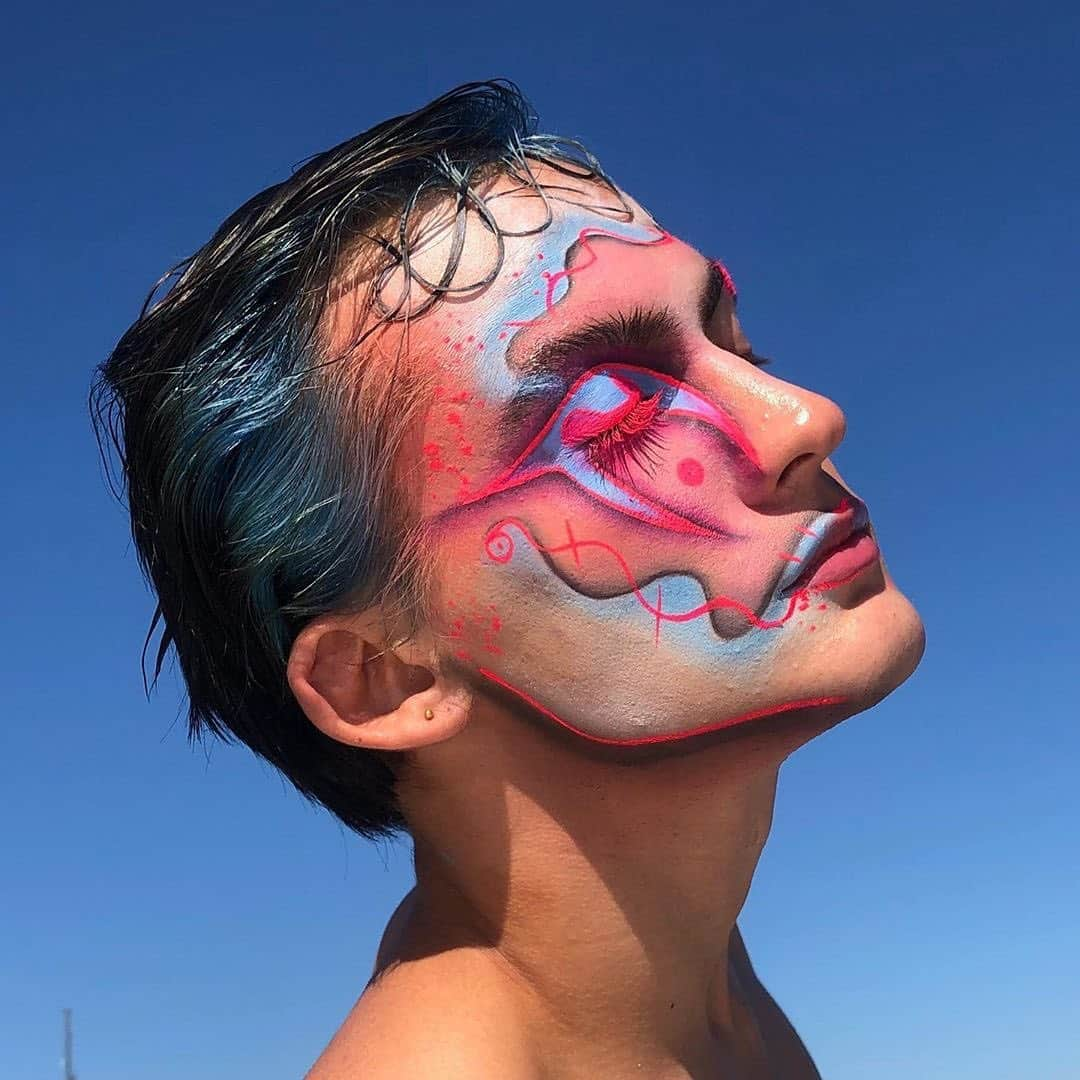 Milk Makeupさんのインスタグラム写真 - (Milk MakeupInstagram)「summer 2020 in emojis: 🎨🏙☀️📷 comment ur mood in ONLY emojis in the comments 👀 - makeup by the NY-based makeup legend and chameleon @alastor.wrath on his bf @vad.m using : 🖌Vegan Milk Moisturizer to prep 🖌Hydro Grip Primer to prime 🖌Blur Foundation to cover 🖌Flex Concealer to conceal 🖌Blur + Set Powder to mattify 🖌KUSH Brow Gel to groom」7月17日 7時15分 - milkmakeup