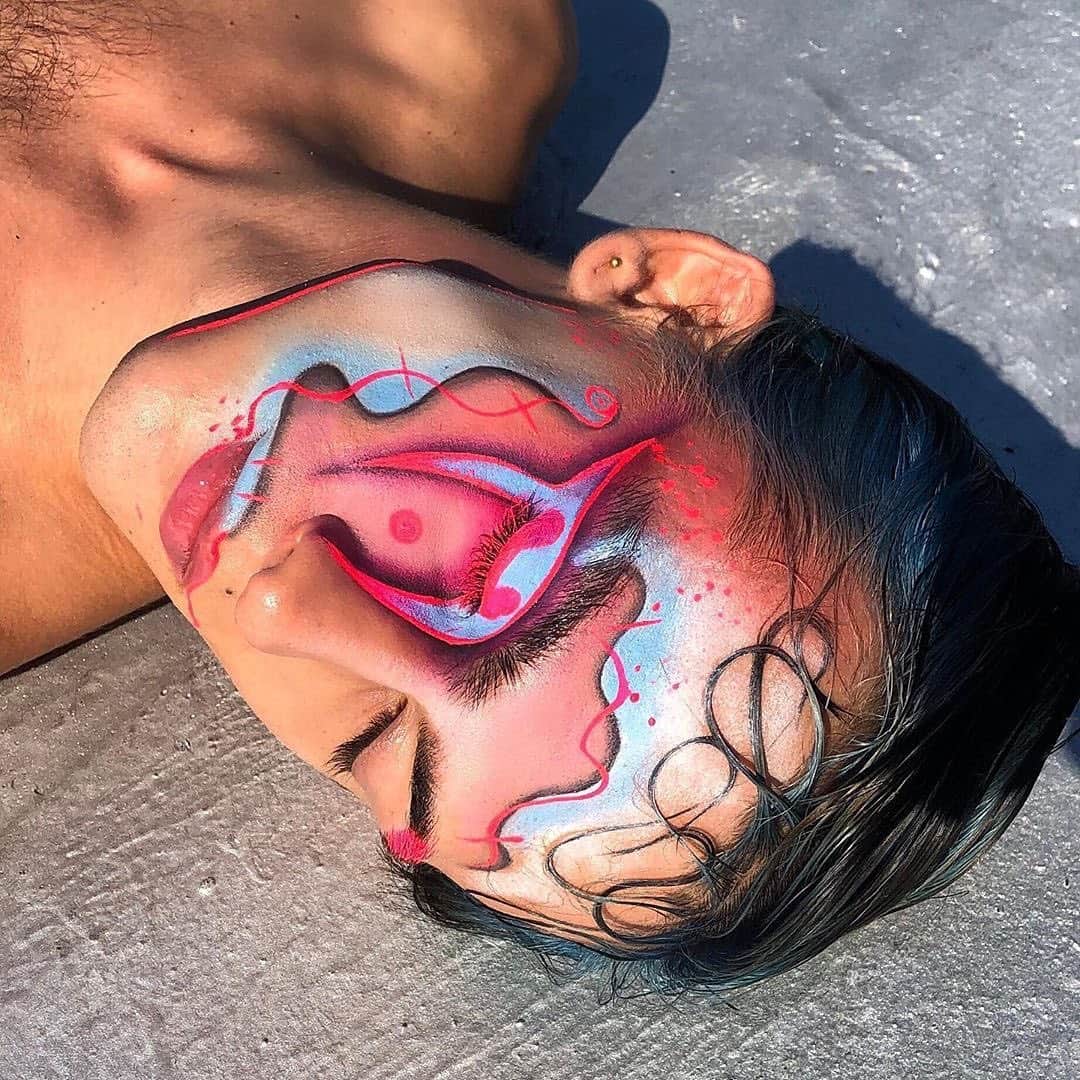 Milk Makeupさんのインスタグラム写真 - (Milk MakeupInstagram)「summer 2020 in emojis: 🎨🏙☀️📷 comment ur mood in ONLY emojis in the comments 👀 - makeup by the NY-based makeup legend and chameleon @alastor.wrath on his bf @vad.m using : 🖌Vegan Milk Moisturizer to prep 🖌Hydro Grip Primer to prime 🖌Blur Foundation to cover 🖌Flex Concealer to conceal 🖌Blur + Set Powder to mattify 🖌KUSH Brow Gel to groom」7月17日 7時15分 - milkmakeup