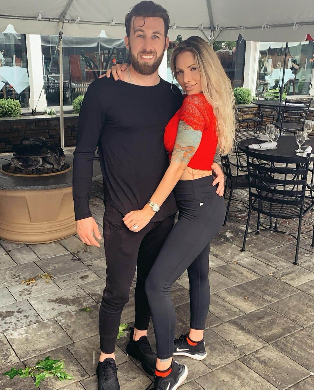 ティーガン・プレスリーのインスタグラム：「#tbt to date day.... waiting on the next @43_oak」