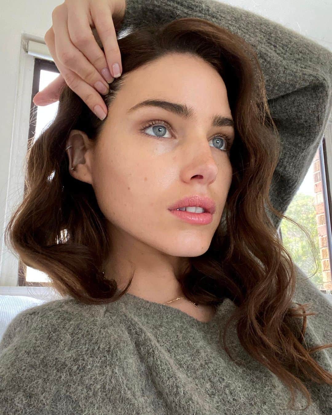 タニー・アトキンソンのインスタグラム：「10 min glam w @mermade.hair」