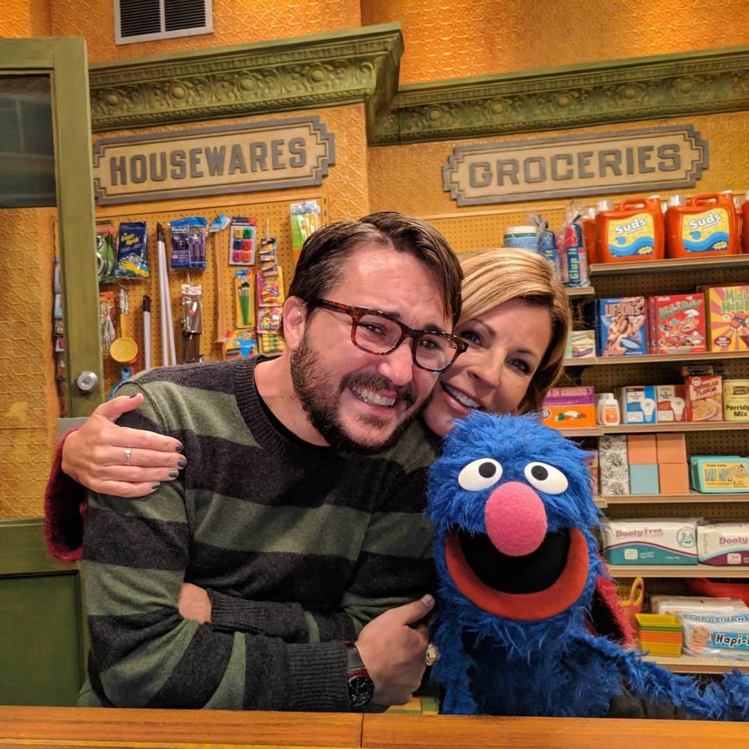 ウィル・ウィトンさんのインスタグラム写真 - (ウィル・ウィトンInstagram)「#tbt the time @annewheaton and I met Grover in Hooper's Store, on Sesame Street, and I spent the whole day weeping with joy.」7月17日 8時03分 - itswilwheaton