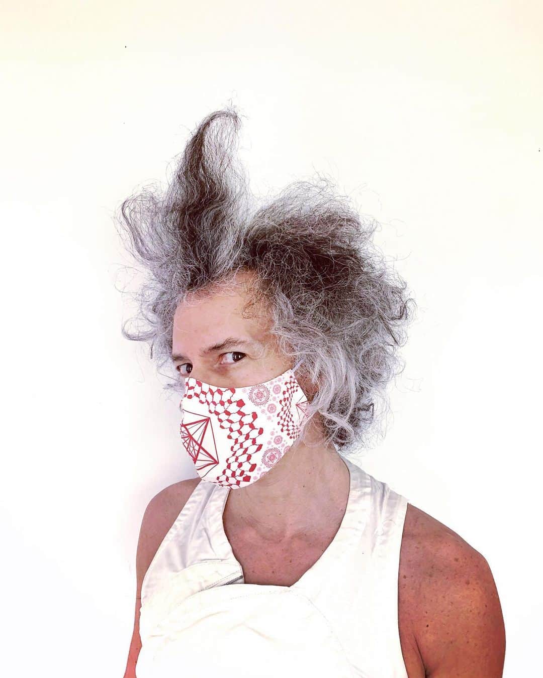 スリーアズフォーのインスタグラム：「New Versions of “inSALAAM inSHALOM” Masks are NOW available in limited edition on our shop! Featuring Gabi  in RED inSALAAM inSHALOM” our iconic print from 2012 collection "inSALAAM inSHALOM", celebrating the textiles of both Arabic and Jewish cultures by mixing the geometric patterns of the TWO worlds and uniting them as ONE !  We are donating 10% of each purchase towards creating medical masks for  the support of the health community in New York City  All masks are limited edition - One of A kind ! #mask #facemask」