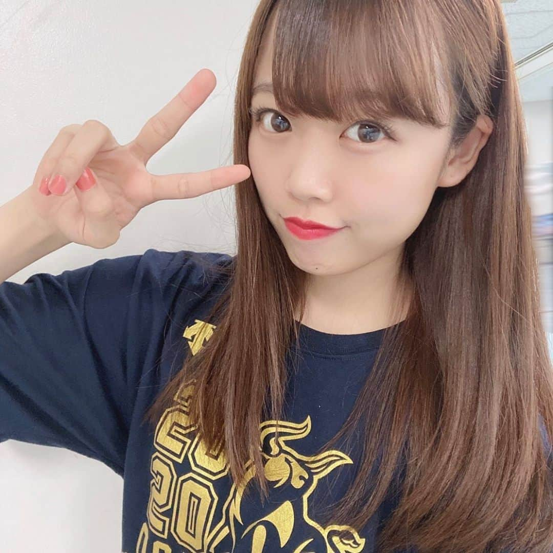 REINAさんのインスタグラム写真 - (REINAInstagram)「Good morning︎︎︎︎︎ ☺︎🌼﻿ ﻿ ﻿ 昨日はBuffaloes VICTORY～～！✨﻿ 本当に嬉しかったですね🥰🥰🥰﻿ ﻿ ﻿ 今日も昨日の勢いで🔥﻿ 連勝できますように💭﻿ 一緒に勝ちSKYしましょうね💪🏻🌈♡﻿ ﻿ ﻿ ﻿ ♡┈┈┈┈┈┈┈┈┈┈┈┈┈┈┈♡﻿ ﻿ ﻿ Instagram、Twitter﻿ プロフィール画像が変わりました✨﻿ ﻿ 8月19日(水)release﻿ BsGirls 8th single 『Power』の﻿ ジャケット写真も公開されました🖤﻿ ﻿ 是非チェックしてくださいね♩🙈﻿ ﻿ ﻿ ﻿ ﻿ #オリックス #BsGirls #Bs2020 ﻿ #buffaloes #ORIX #プロ野球 #NPB ﻿ #baseball #野球 #野球好き #オリ姫 ﻿ #オリックスバファローズ ﻿ #みんなでバファローズ ﻿ #new #Power #幸せの輪 #check﻿ #reina_bsgirls #reina_360 #SMILE ﻿ #instalike #followme」7月17日 8時31分 - reina_bsgirls_360