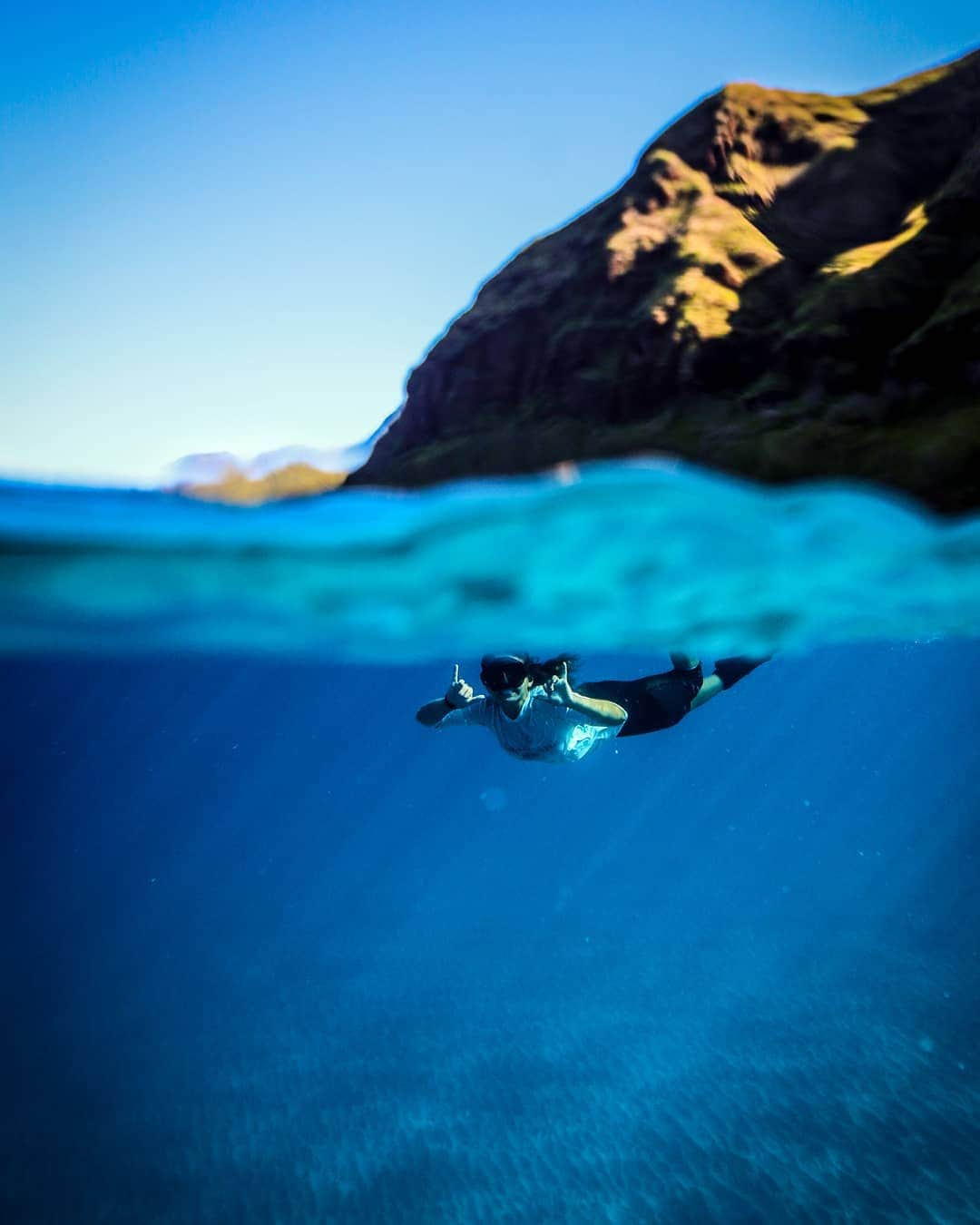 And Youさんのインスタグラム写真 - (And YouInstagram)「STAY STOKED 🤙🤙🤙💦. ​. ​. ​. ​. ​. ​#stoked #staystoked #hawaiilife #oahulife #underwaterphotography #saltnomads #shaka #shakaguide」7月17日 9時17分 - dolphinsandyou