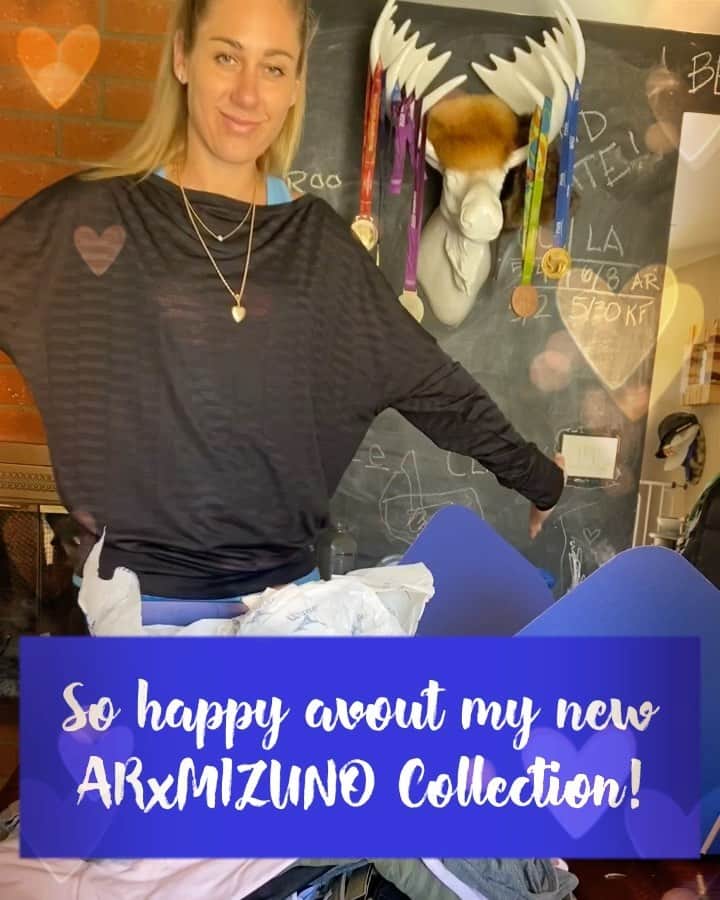 エイプリル・ロスのインスタグラム：「So this is what was in the box!🥳 Beyond excited about my new ARxMizuno Collection pieces!!🤩😍 Just in time to show up in style to the AVP Champions Cup Series!💃🏼  You can see my whole collection by clicking on the link in my bio! 🔗❤️🙏🏼」