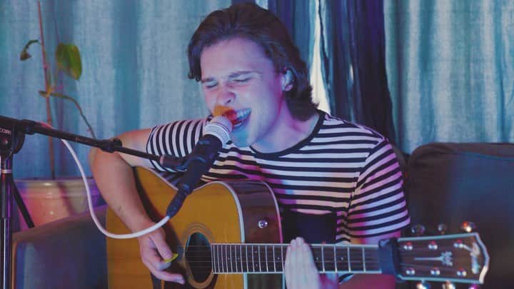 キートン・ストロンバーグのインスタグラム：「Go watch @findthesocial’s new live acoustic video for our song Any Other Way! Link in bio and Story!」