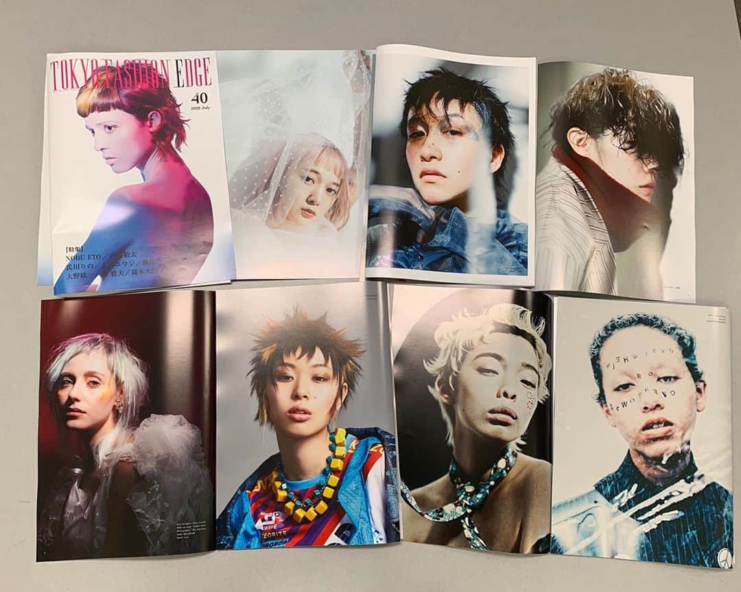 東京ファッションエッジ／プロフェッショナル東京のインスタグラム：「TOKYO FASHION EDGE 40号 ✂️2020/7/31発売✂️  編集中の誌面を少しだけ紹介します📸 40号では、こちらの美容師さんの作品を掲載します📚  ---------------------------------------------------- NOBU ETO 内海敬太 / @utsumi_keita  氏川りの / @ujikawa_rino  太田ユウジ / @nalu.yuzi  飛川淳治 / @team.scop.0  大野紘一 / @laboonboss  柳雅夫 / @yanagimasao  高木大輔 / @so.tkg_5  ---------------------------------------------------- #東京ファッションエッジ　#tokyofashionedge #profeshionaltokyo #クリエイティブヘア #creative #クリエイティブヘアスタイリスト #creativehairstylist  #hair #ヘアスタイル #hairstyle #ヘアカラー #haircolor #メイク #make #makeup #ファッション #fashion #美容師 #ヘアスタイリスト #hairstylist #hairstylistjapan #美容学生 #modermsalon #colorsync #hairtransformation #hairinspo #hairofinstagram #美容学生と繋がりたい #fashionista ----------------------------------------------------」