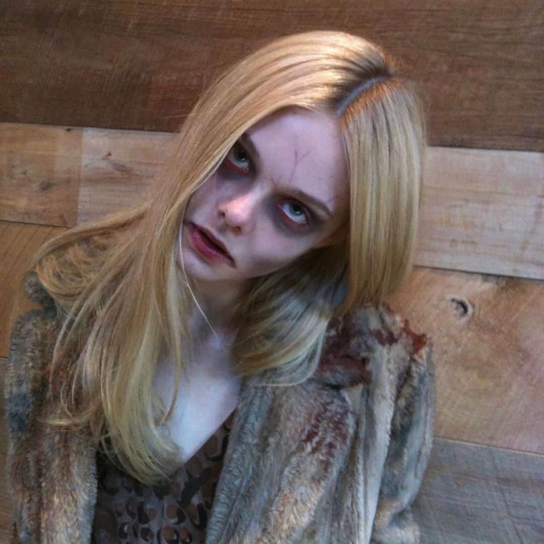 エル・ファニングさんのインスタグラム写真 - (エル・ファニングInstagram)「I LOVE THESE! @lamiadenaver just posted this throwback of our make-up test from Super 8! One of my fav. scenes ever to do 🧟‍♀️」7月17日 10時47分 - ellefanning