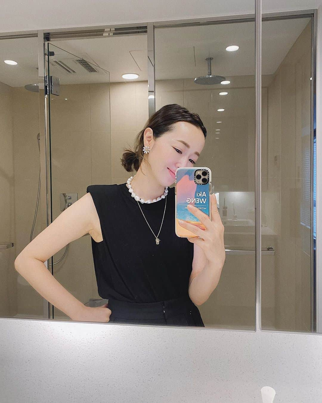 翁安芸さんのインスタグラム写真 - (翁安芸Instagram)「ふとバスルームで撮ってみる🤓 #bathroomselfie #fivethirtypark #maayapearls #akiweng #翁安芸」7月17日 10時41分 - akinyc