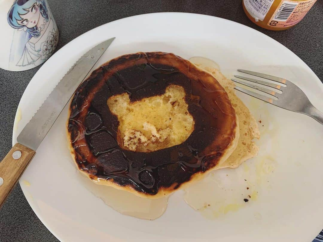 秋乃ゆにさんのインスタグラム写真 - (秋乃ゆにInstagram)「くまたんなのです🧸🥞 . #ホットケーキ#パンケーキ#パンケーキアート#くまさん#くまたん#くまのプーさん#はちみつ食べたいな#パンケーキアートレベルマイナス1億#もうやらん#アルミホイルはがれやん#アルミホイルちょっと食べた#🧸#🐻#🥞#instagood#instafood#hotcake#pancakes」7月17日 10時42分 - yuniakino