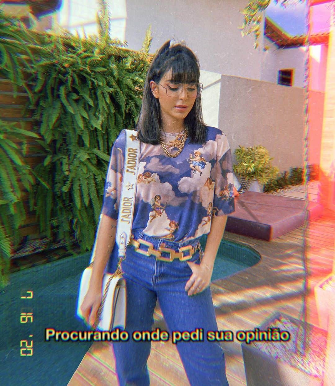 Gabriela Salesのインスタグラム：「Quando me avisam que engordei ou que emagreci na quarentena 💆🏻‍♀️」