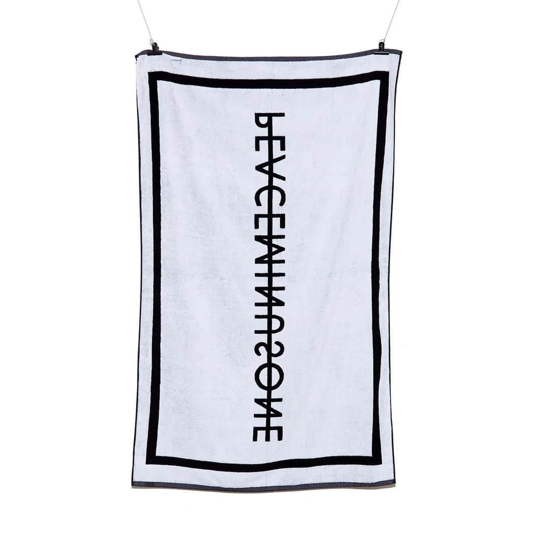 PEACEMINUSONEさんのインスタグラム写真 - (PEACEMINUSONEInstagram)「PMO®➖BEACH TOWEL #1 BLACK」7月17日 11時09分 - peaceminusonedotcom