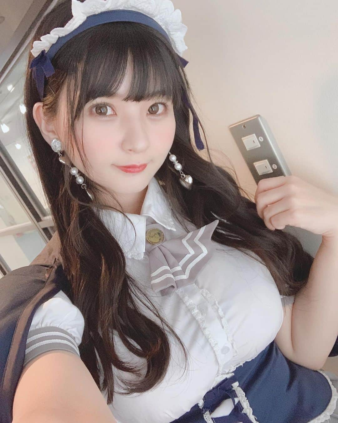 東城アミナのインスタグラム：「1番最近撮ったアフィリア制服での写真(*´︶`*)     #やっぱり #アフィリア制服 #かわいい #ね」