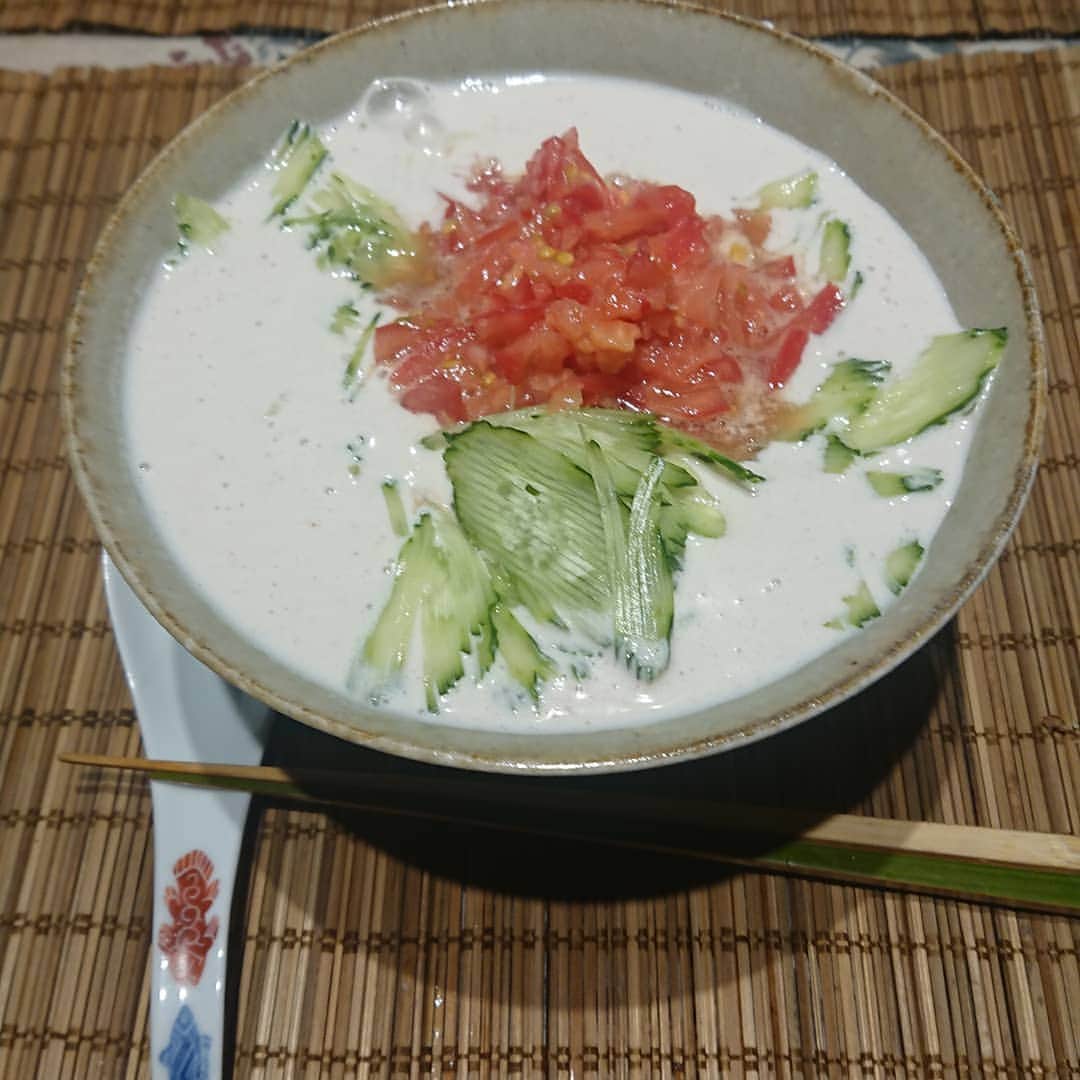 竹内都子さんのインスタグラム写真 - (竹内都子Instagram)「コングクス 本当は豆乳とピーナッツで作るんだけど、アーモンドミルクとくるみで代用。味付けは美味しい塩のみ薄目にして先日作ったアンチョビを足しながら⤴️  #コングクス #アーモンドミルク #くるみ #韓国料理」7月17日 12時13分 - miyako_ciao