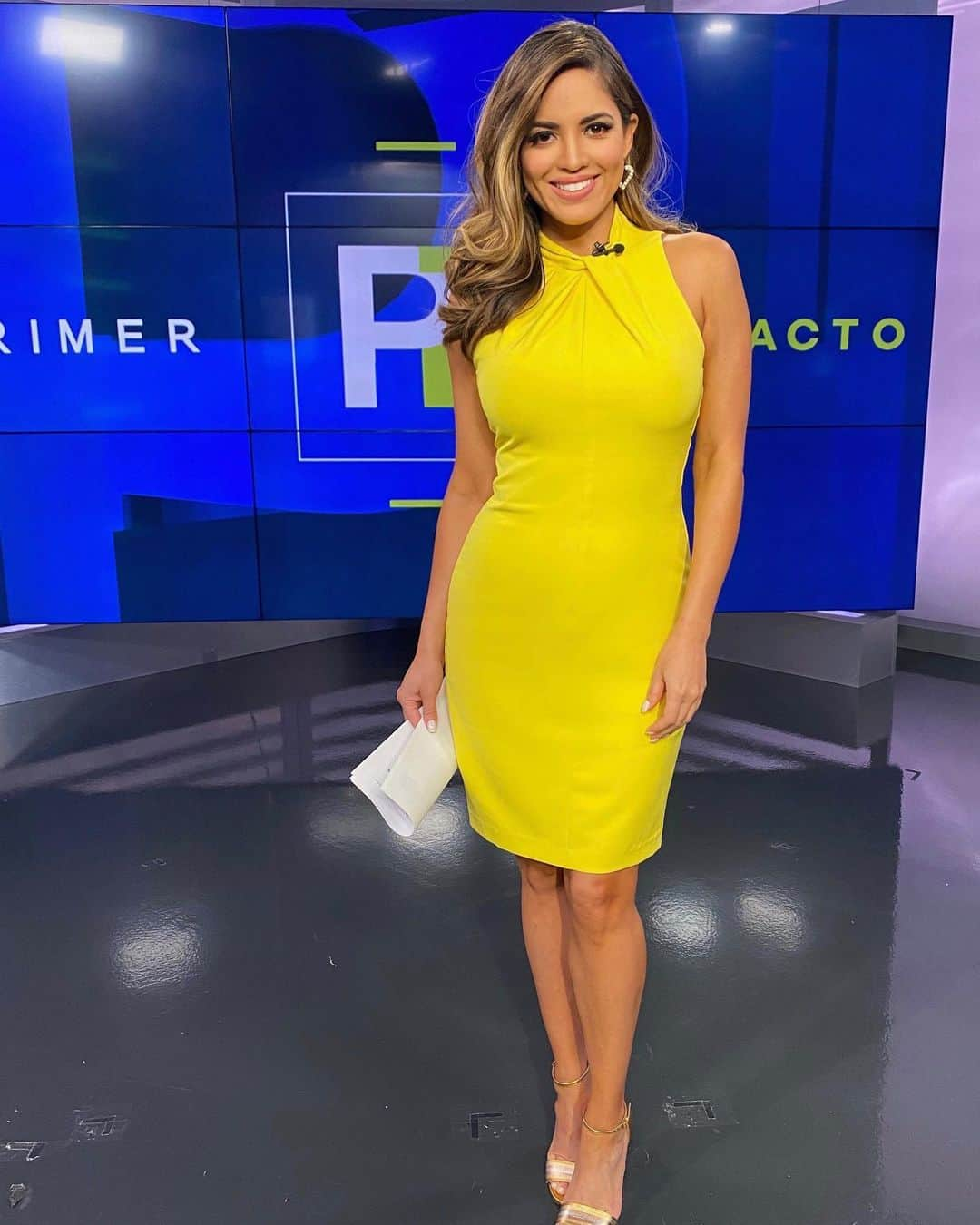 Primer Impactoさんのインスタグラム写真 - (Primer ImpactoInstagram)「¡@pamelasilvatv esta de vuelta! Recuerda que la cita es de lunes a viernes a las 5pm/4c en #PrimerImpacto por #Univision.」7月17日 12時29分 - primerimpacto