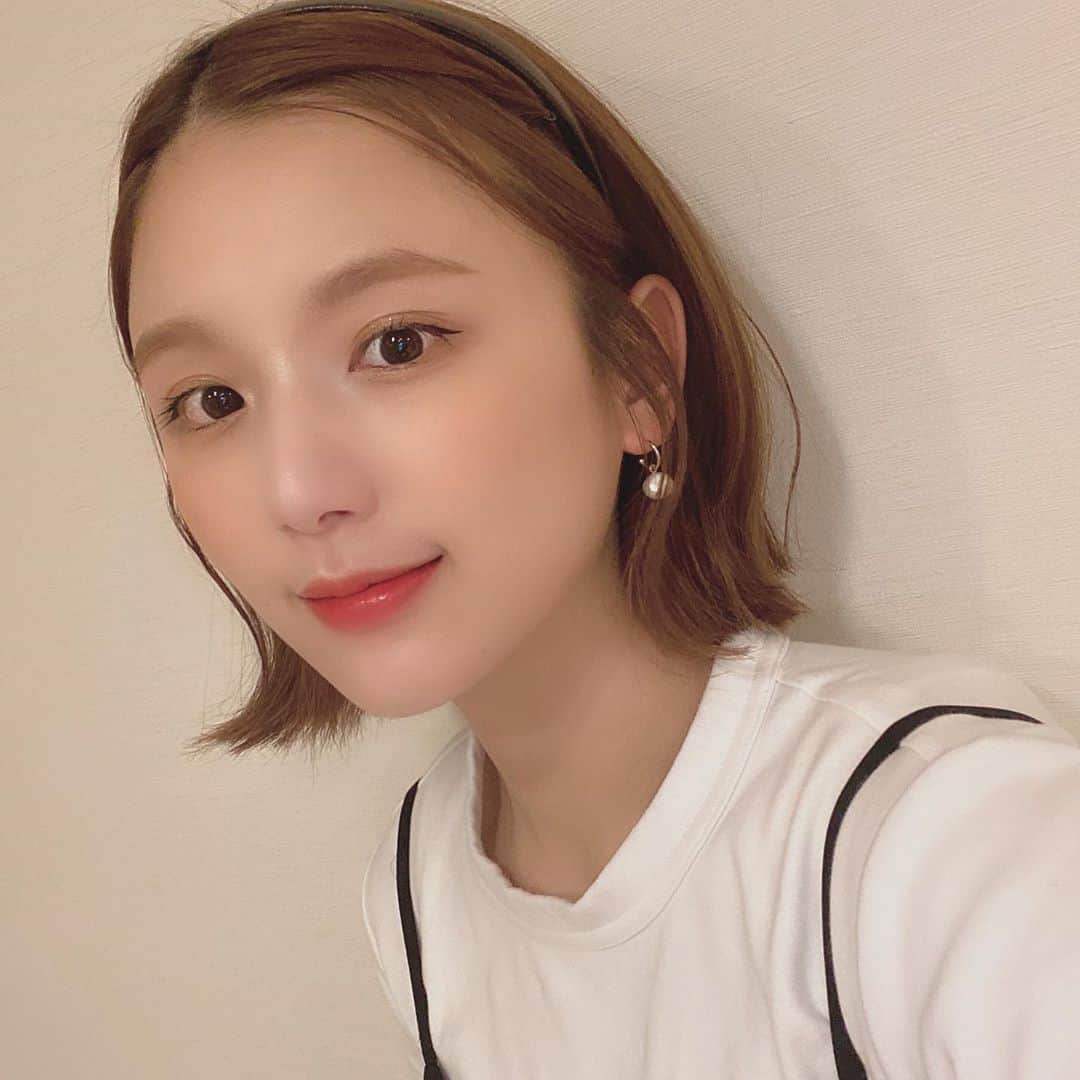 ひよんのインスタグラム：「🌷💜 ㅤㅤㅤㅤㅤㅤㅤㅤㅤㅤㅤㅤㅤ hinceのパレットとリップでメイクしてみた🥳❤️ まずパレットだけでも可愛いけど、 色味もラメ感も色々組み合わさってて最高にかわいい💕 リップはセミマットな感じだよ💄✨ 夏だから上からグロス少し重ねたらきゃわ👏💯 ㅤㅤㅤㅤㅤㅤㅤㅤㅤㅤㅤㅤㅤ #hince #koreancosmetics #feeyong #eyeshadow #lips #힌스 #코스메틱 #아이섀도우 #립스틱 #희영 #ヒンス #ひよん #韓国コスメ #アイシャドウパレット」