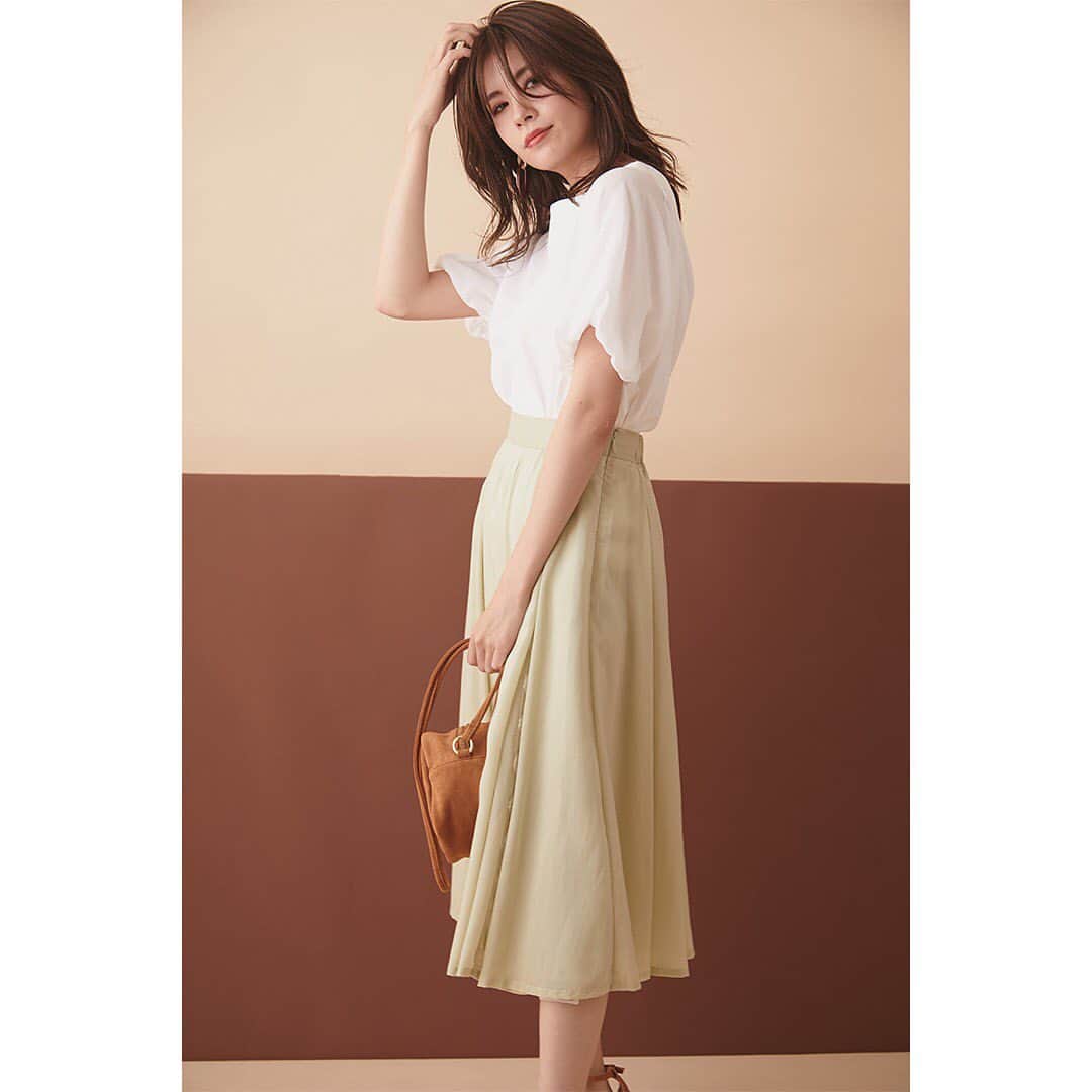のインスタグラム：「**Web Topix** . 『華やかなで上品　Fabulous Angelaの高見えコレクション』をピックアップ。 トップページのURLよりご覧いただけます。 是非チェックしてください。 . ✔︎プルオーバー（4125200420）¥4,500＋tax ✔︎スカート（4101300120）¥8,900＋tax ------------------------------------------------- #fabulousangela #ファビュラスアンジェラ#夏コーデ」