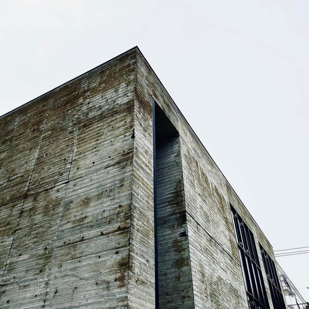 片山正通さんのインスタグラム写真 - (片山正通Instagram)「雨に濡れたコンクリートの表情が好きです。@ WONDERWALL  I like the look of concrete wet in the rain.  @ WONDERWALL」7月17日 12時59分 - masamichi_katayama