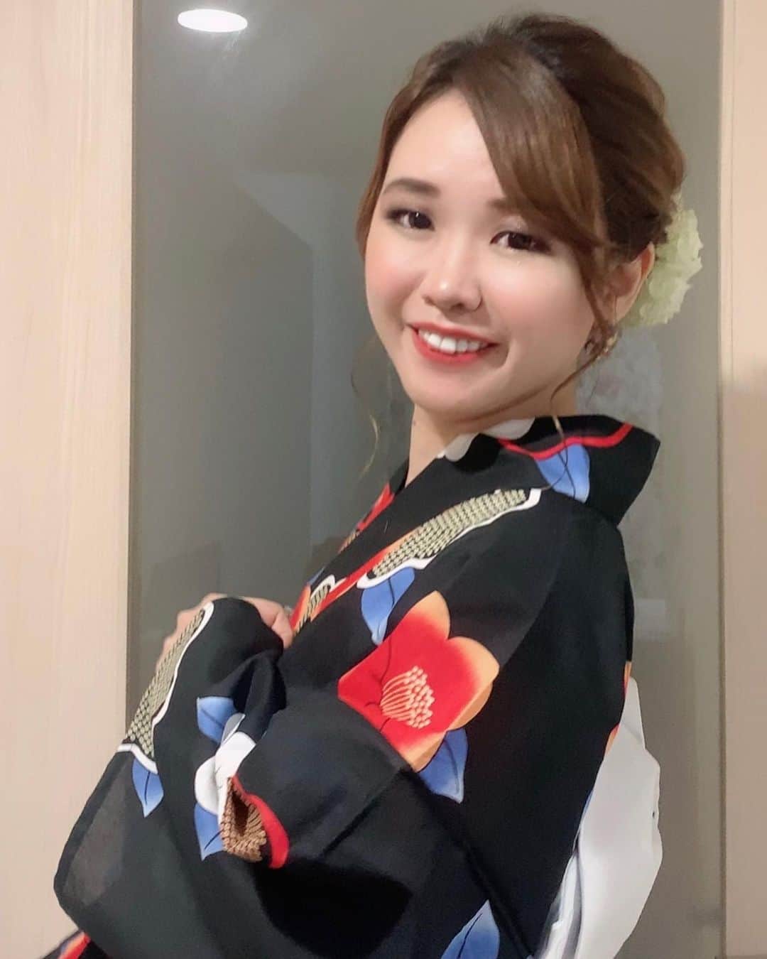 若狭知恵のインスタグラム：「﻿ 先日、配信で浴衣を着ました🏮👘🎆🎇﻿ ﻿ 浴衣を着たのは本当に久々でワクワクしました🥰❤️﻿ ﻿ 皆さんと、夏祭り気分を味わえてよかったです🥰❤️﻿ ﻿ #浴衣 #ゆかた #ゆかた女子 #ゆかたヘア #浴衣配信 #🏮👘🎆🎇 #夏 #🌞🌴🏄🎇🎆 #pocochaライバー #pococha #ぽこちゃ #ぽこちゃライバー #ポコチャ配信者 #ポコチャライバー #ポコチャ #ライブ配信 #フルート奏者 #若狭知恵 #フルート #flute #flutist」