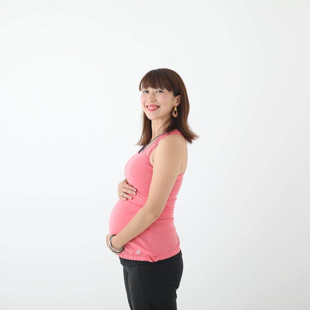井出由起のインスタグラム：「#maternityphotography #maternity #妊娠9ヶ月 #3人目妊娠中 #もうすぐ #赤ちゃん #会えるね」