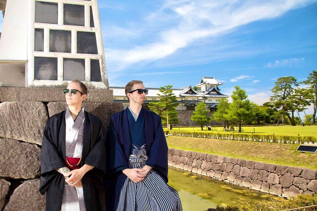 金沢着物レンタルshop心結〜kokoyui〜のインスタグラム：「男性の着物姿はとってもカッコいいですね⭐️👘⭐️ . ⚫︎金沢駅前 着物レンタル心結(ここゆい)  ⚫︎営業時間 : 9:00〜18:00 ⚫︎address : 金沢市本町1-3-39 ⚫︎tell : 076-221-7799 ⚫︎金沢駅から徒歩5分  ⚫︎コインパーキング補助あり  心結の着物一覧▶@kokoyui_kimono 振袖や袴はこちら▶@kokoyui_furisode 七五三やお子さんの着物はこちら▶@kokoyui753 . #着物ヘア #ヘアセット #和服 #着物 #着物コーディネート #きもの #着物女子 #着物男子」
