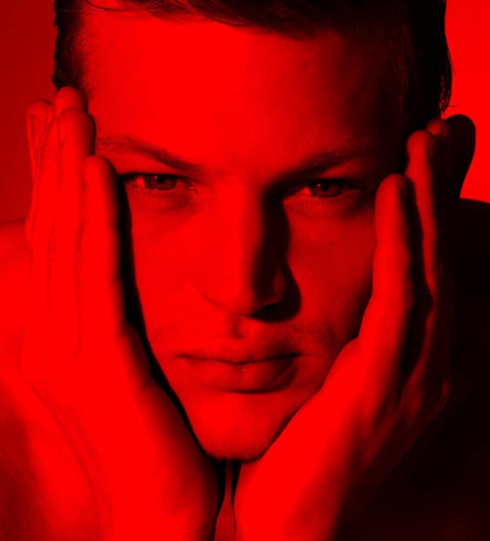 セバスティアン・ソーブのインスタグラム：「Are you reddy for this...  When I was very young my mother often said I was a bashful kid my face was always red  For many, red is the color of love. For others, it’s warmth. For some, it’s aggression. It’s passionate and demands attention. Science suggests that red is an important part of both male and female attraction.」