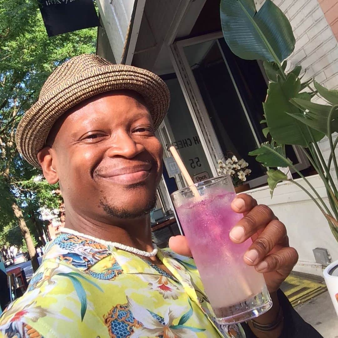 ラリー・ギリアード・Jrさんのインスタグラム写真 - (ラリー・ギリアード・JrInstagram)「Hydrating with color in NYC at Fish Cheeks! Pretty good flavors too! @fishcheeksnyc #prettydrinks🍹 #prettydrinks #hydrate #fishcheeks #fishcheeksnyc #thaifood #nyc #2020」7月18日 1時21分 - thereallgjr