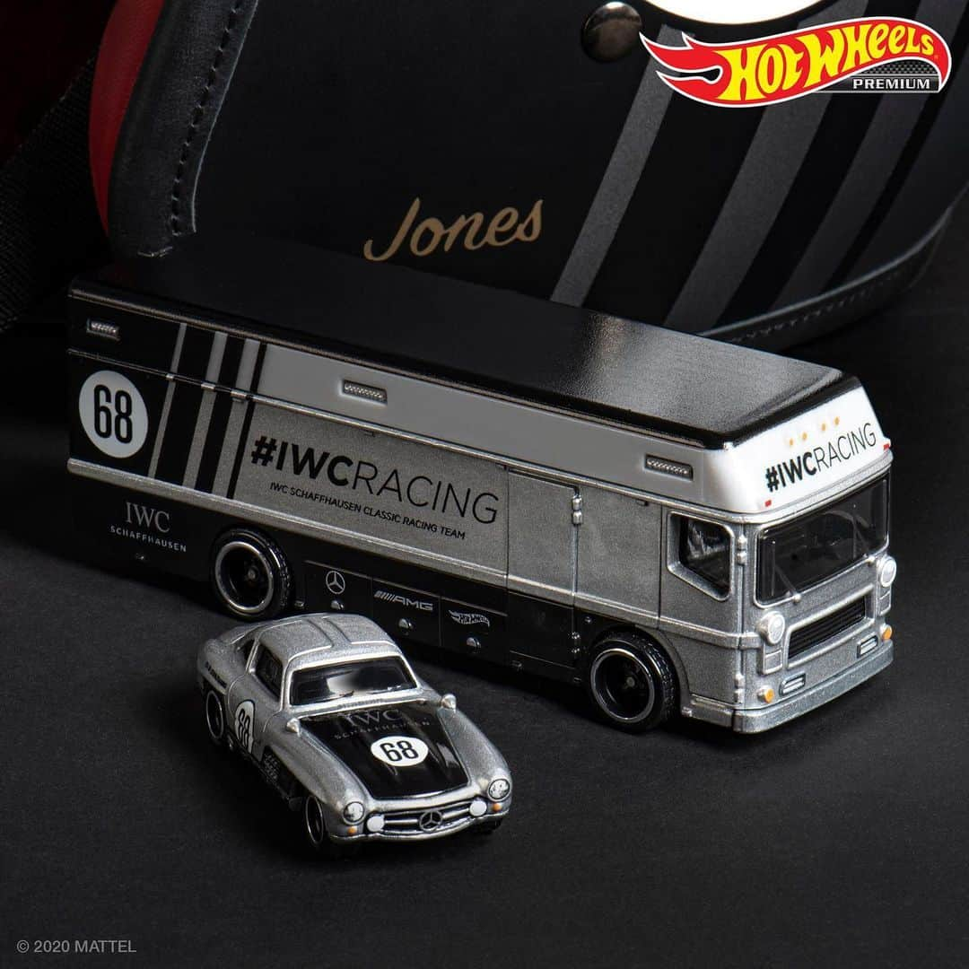 Hot Wheelsさんのインスタグラム写真 - (Hot WheelsInstagram)「Always on time ⌚with the new #IWCRacing Mercedes-Benz 300 SL and Euro Hauler Team Transport. #HotWheels」7月18日 0時30分 - hotwheelsofficial