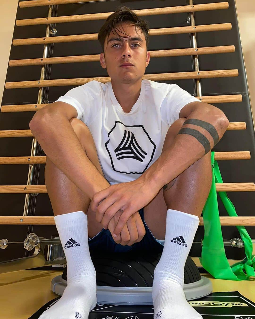 パウロ・ディバラさんのインスタグラム写真 - (パウロ・ディバラInstagram)「No days off 💪🏼」7月18日 0時39分 - paulodybala