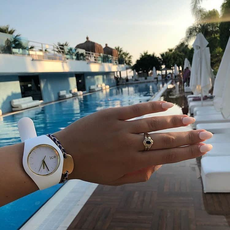 アイスウォッチさんのインスタグラム写真 - (アイスウォッチInstagram)「Summer vibes only! 💓 Thank you @weronikamariika 😘 #icewatch #changeyoucan #iceglam #watch #summer #holiday #swimmingpool #goodtime #summerfeeling #travel #paradise」7月18日 0時53分 - icewatch