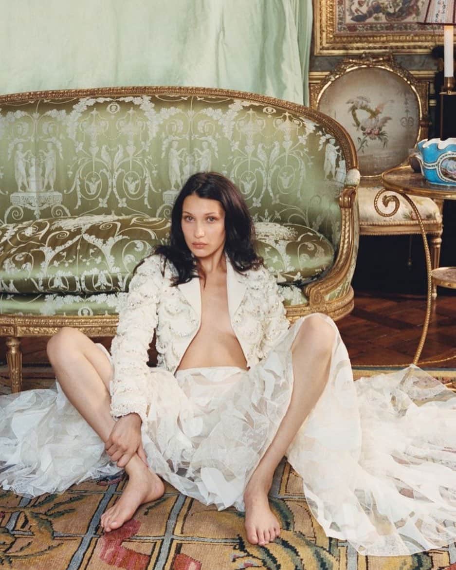 ジル・スチュアートのインスタグラム：「“I'm never gonna know you now, but I'm gonna love you anyhow” -Elliot Smith . Bella Hadid by Venetia Scott for W Magazine, October 2016 . #elliotsmith #bellahadid #venetiascott #wmagazine #opulence #beauty #hautecouture #couture #fashion #photography #inspiration」
