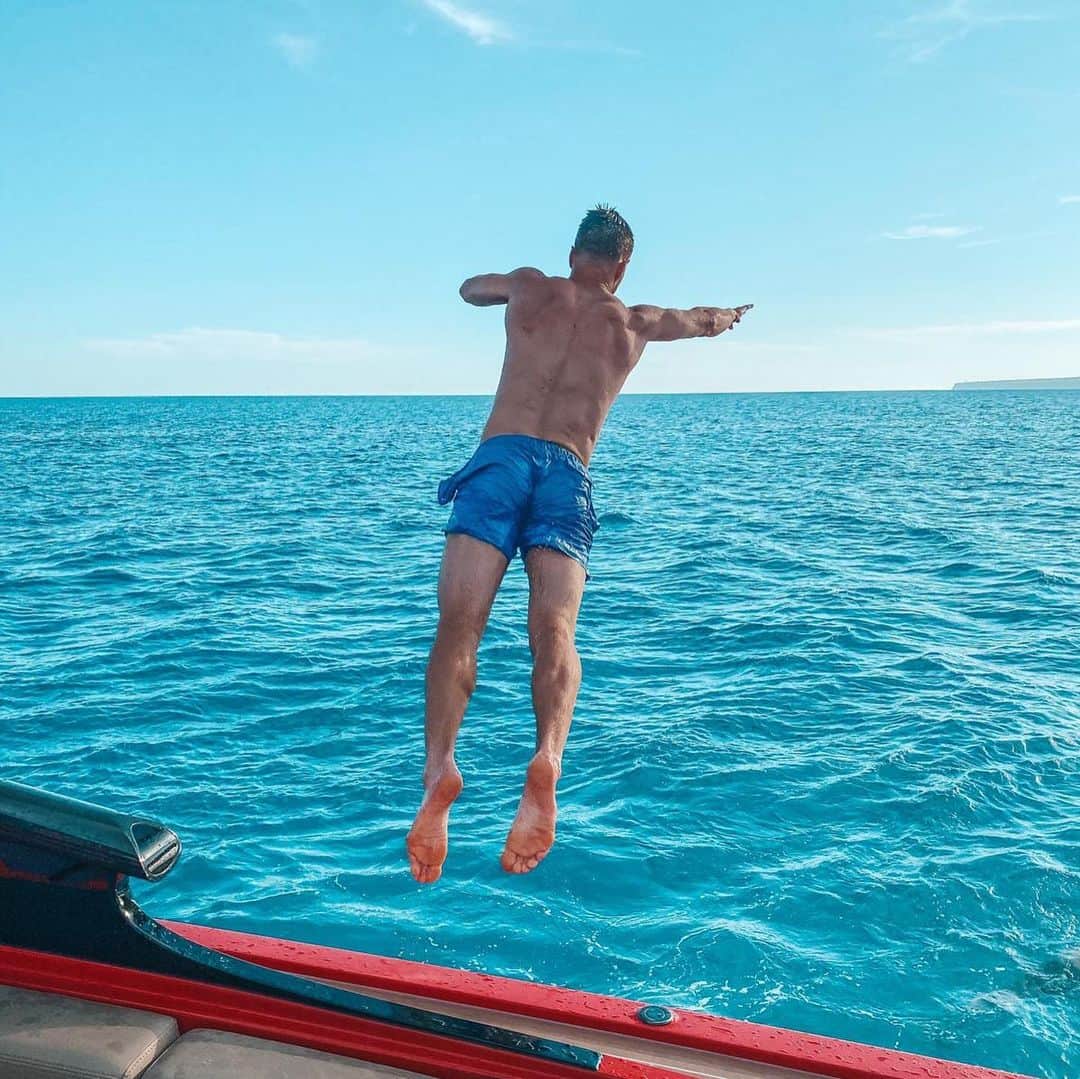 ジョエル・フェルトマンのインスタグラム：「🐬」