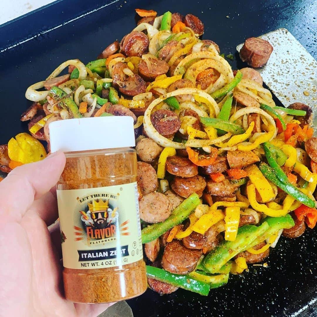 Flavorgod Seasoningsさんのインスタグラム写真 - (Flavorgod SeasoningsInstagram)「Flavor God Seasoned Meal Prep! Add flavor to your meals💪⁠ -⁠ Add delicious flavors to your meals!⬇️⁠ Click link in the bio -> @flavorgod  www.flavorgod.com⁠ -⁠ Flavor God Seasonings are:⁠ 💥ZERO CALORIES PER SERVING⁠ 🌿Made Fresh⁠ 🌱GLUTEN FREE⁠ 🔥KETO FRIENDLY⁠ 🥑PALEO FRIENDLY⁠ ☀️KOSHER⁠ 🌊Low salt⁠ ⚡️NO MSG⁠ 🚫NO SOY⁠ 🥛DAIRY FREE *except Ranch ⁠ ⏰Shelf life is 24 months⁠ -⁠ Photo & meal prep by: @justin_wolkins⁠ -⁠ #food #foodie #flavorgod #seasonings #glutenfree #mealprep #seasonings #breakfast #lunch #dinner #yummy #delicious #foodporn⁠ ⁠」7月18日 1時02分 - flavorgod