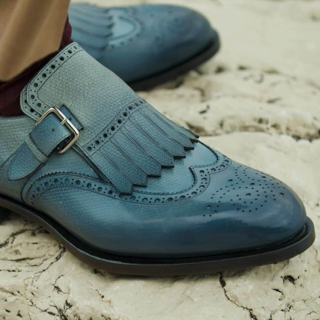 サントーニのインスタグラム：「Colour is the soul of Santoni. This is “Origini” SS21: a series of frames shot in amazing landscape from our homeland, Le Marche, where the inspiriation comes to life.  #Santoni #SantoniSS21 #mfw #MilanDigitalFashionWeek #makersofbeauty」