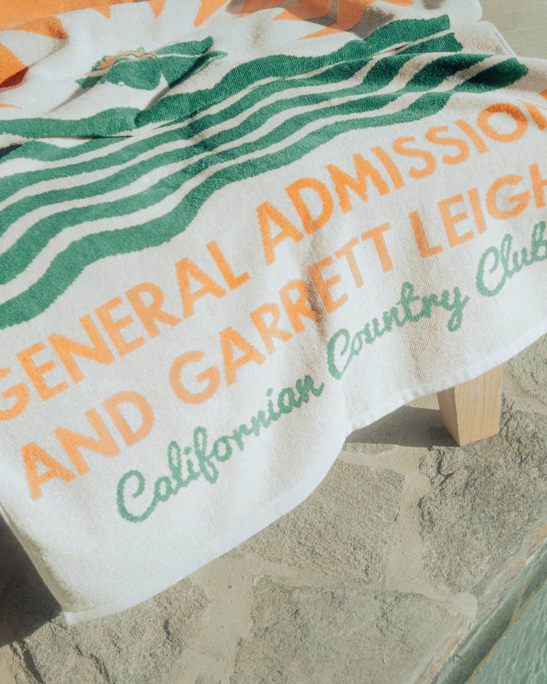 ジーエルシーオーのインスタグラム：「Summer fridays with @generaladmission_ca ☀️」