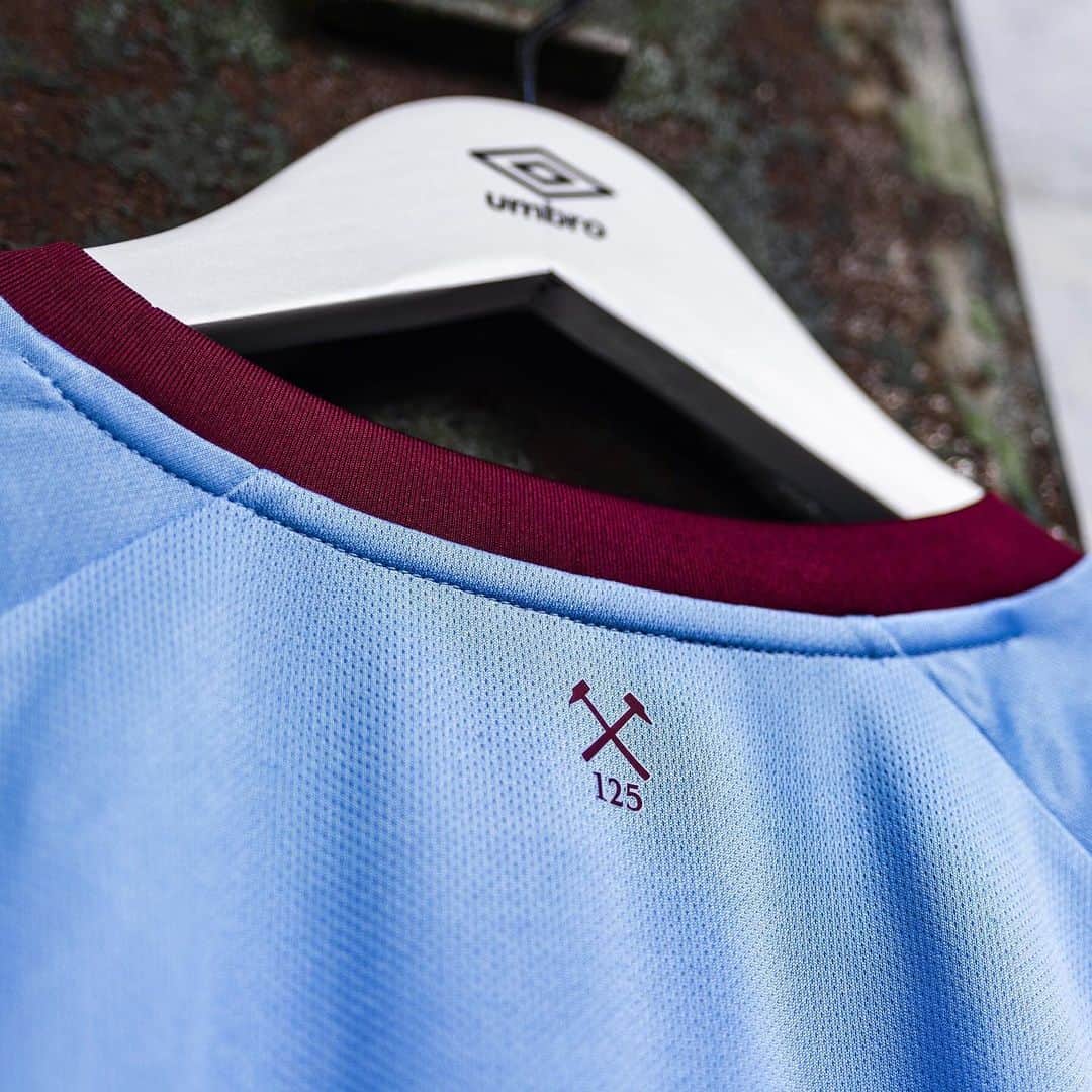 UMBROさんのインスタグラム写真 - (UMBROInstagram)「Inspired by the @westham heritage ⚒  20/21 on the road!  #125Together」7月17日 16時15分 - umbro