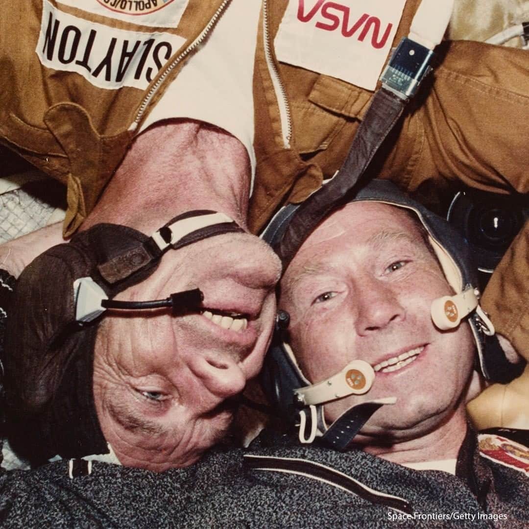 ABC Newsさんのインスタグラム写真 - (ABC NewsInstagram)「ON THIS DAY: In 1975 the superpowers met in space, as American astronauts and Soviet cosmonauts accomplished the first joint space docking between two nations in the Apollo-Soyuz Test Project. #space #nasa #history #apollo #soyuz」7月17日 16時16分 - abcnews