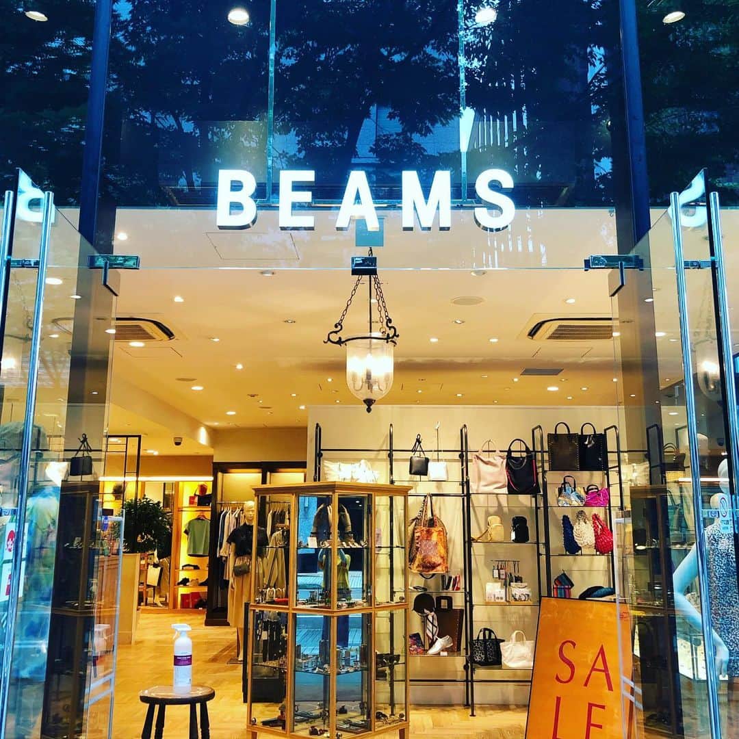 ビームス金沢さんのインスタグラム写真 - (ビームス金沢Instagram)「本日7／17金曜日より、ビームス金沢店は通常営業時間に戻ります！  営業時間am11：00〜pm8:00  皆さま今後ともどうぞよろしくお願い致します！  #beams #beams金沢 #香林坊 #ビームス #ビームス金沢 #営業時間変更のお知らせ #通常営業時間に戻ります #みなさまのご来店お待ちしております」7月17日 16時46分 - beams_kanazawa